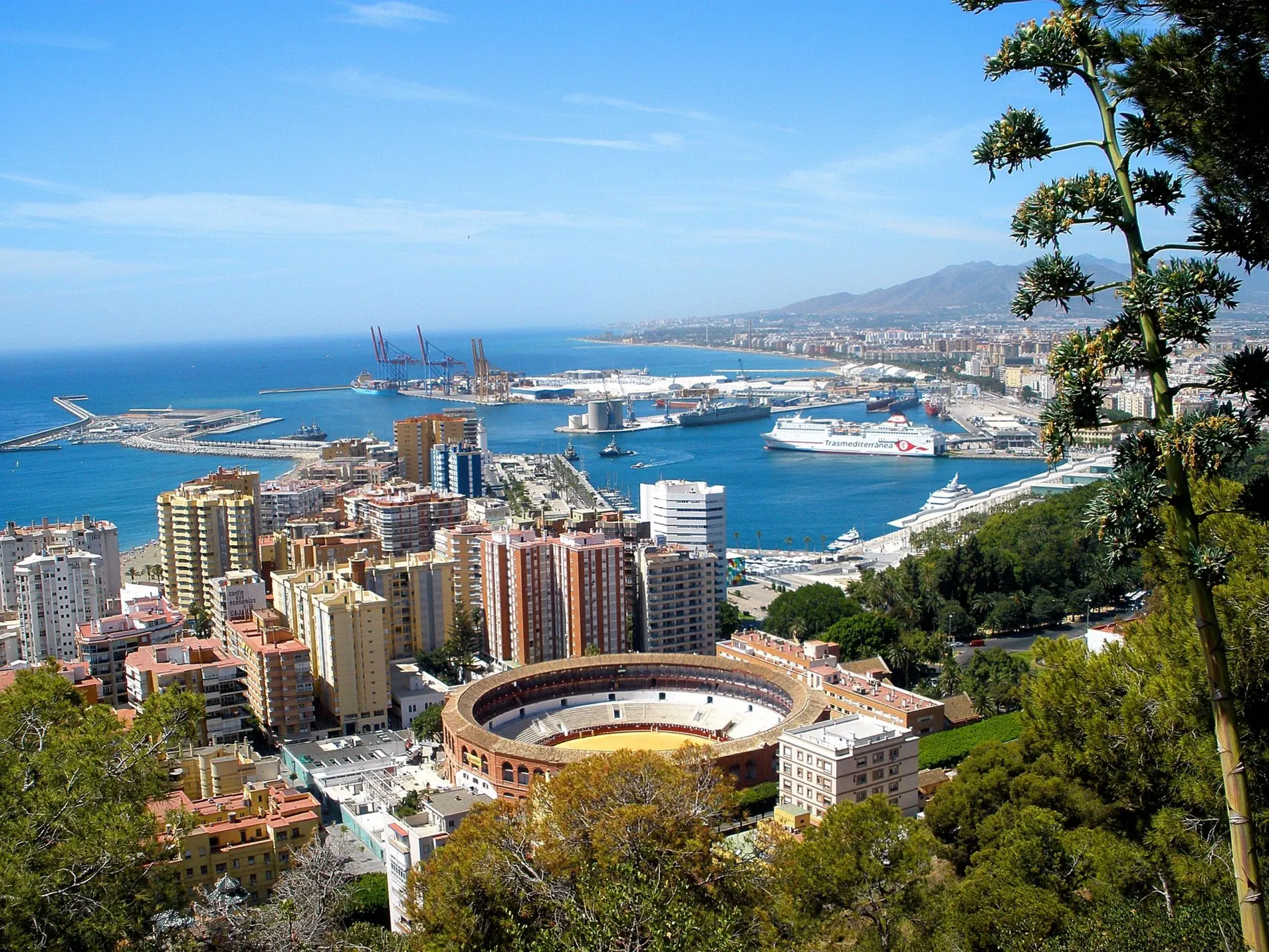 Mirador de Gibralfaro sobre Málaga para una sesión de fotos de pareja